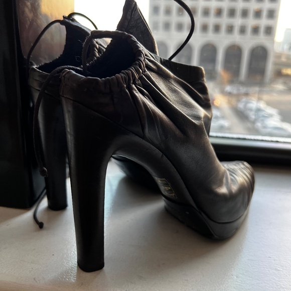 Gucci Brown Pleated Lambskin Leather Ankle Wrap Booties Size 37.5/US 7 - Picture 3 of 15